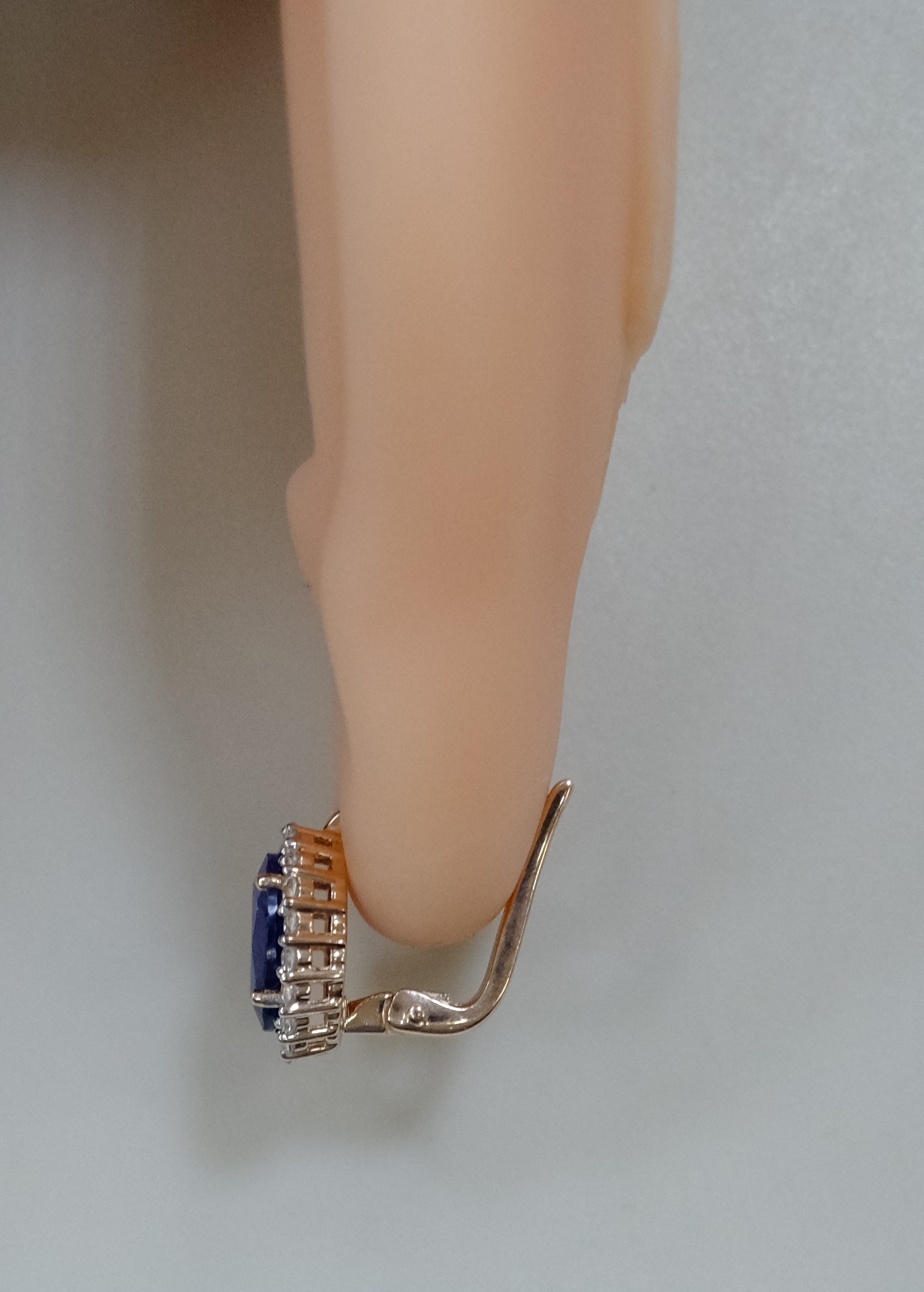 Серебряные серьги с сапфирами